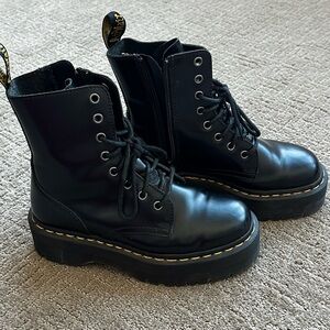 Platform Dr. Martins Hardly ever worn maybe 2-3 times max. In perfect condition.